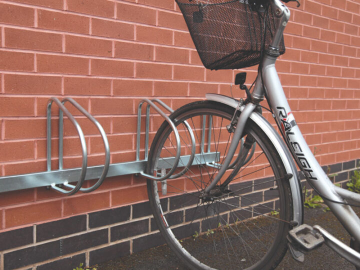 4 cycle wall rack