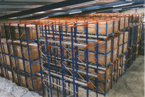 Adjustable pallet racking