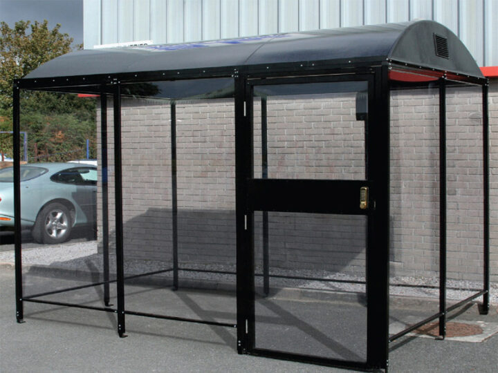 Smoking shelter