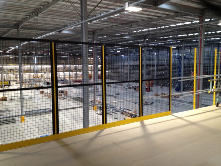 Installing safety fence on mezzanine platform