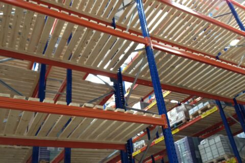 Wooden slat pallet racking