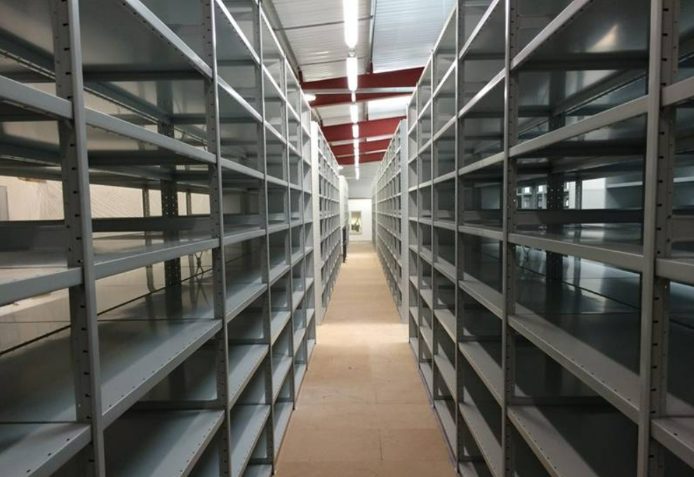 Heavy duty shelving